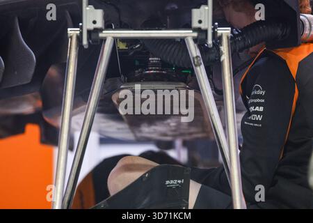 Paradise, Las Vegas, USA. 22nd Nov, 2025. McLaren F1 Team MCL39, mechanical detail plank floor during the 2025 Formula 1 Las Vegas Grand Prix, 22th round of the 2025 FIA Formula One World Championship from November 21 to 23, 2025 on the Las Vegas Strip Circuit, in Paradise, Nevada, United States of America - Photo Xavier Bonilla/DPPI Credit: DPPI Media/Alamy Live News Stock Photo