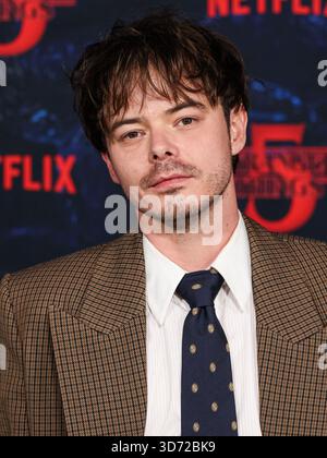 HOLLYWOOD, LOS ANGELES, CALIFORNIA, USA - NOVEMBER 06: English actor and musician Charlie Heaton arrives at the World Premiere Of Netflix's 'Stranger Things' Season 5 held at the TCL Chinese Theatre IMAX on November 6, 2025 in Hollywood, Los Angeles, California, United States. (Photo by David Acosta/Image Press Agency) Stock Photo