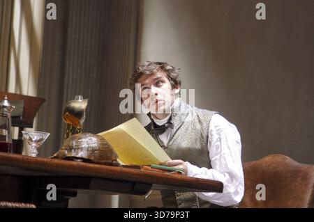 Dan Stevens (Septimus Hodge) in ARCADIA by Tom Stoppard at the Duke of York's Theatre, London WC2  04/06/2009  set design: Hildegard Bechtler  costumes: Amy Roberts  lighting: Paul Anderson  director: David Leveaux Stock Photo