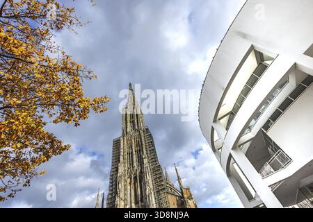 Ulm Minster, Gothic religious building in the Baden-Wuerttemberg city of Ulm and parish church of the Protestant community. The 161, 53 meter high mai Stock Photo