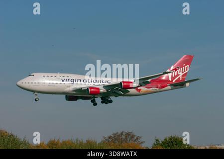 Virgin atlantic 747 400 hi-res stock photography and images - Alamy