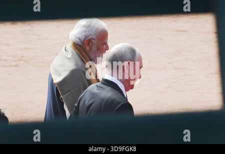 NEW DELHI, INDIA - DECEMBER 5: Prime Minister Narendra with Russian President Vladimir Putin, left, during the latters ceremonial welcome at the Rashtrapati Bhavan, on December 5, 2025 in New Delhi, India. Photo by Sanjeev Verma/Hindustan Times Russian President Putin Receives Ceremonial Reception At Rashtrapati Bhawan Stock Photo