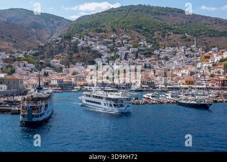 Panoramic view of the port and village of Hydra Island, Greece Stock Photo