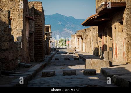IItaly, Campania, Pompeii archeological site. Ancient Rome's pedestrian ...