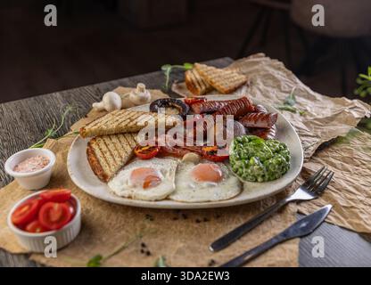 English breakfast served on restaurant table, menu concept Stock Photo