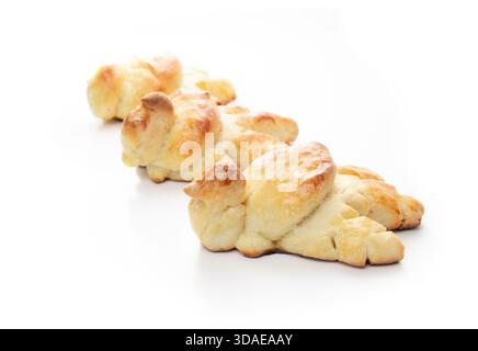 Turkey-shaped bread rolls for Thanksgiving or dinner. Cute baked yeast buns with egg wash, made from traditional Swiss butter bread recipe Zopf. Prepa Stock Photo