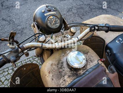 Berlin, old motorcycle with sidecar Stock Photo - Alamy