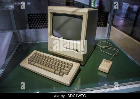 Early Apple, Apple Macintosh 128K Personal Computer Stock Photo