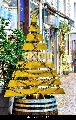Modern wood Christmas tree street decoration - Loches, Indre-et-Loire (37), France. Stock Photo