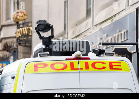 UK Police facial recognition unit in operation on Oxford Cornmarket Street, 22nd December 2025 Stock Photo