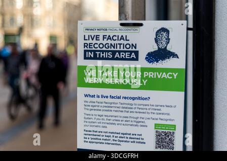 UK Police facial recognition unit in operation on Oxford Cornmarket Street, 22nd December 2025 Stock Photo