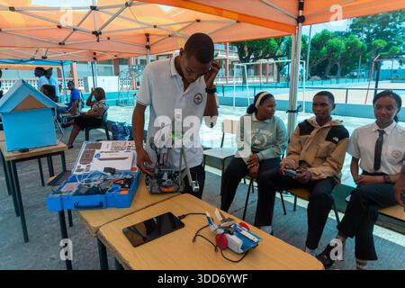 Students assemble and test an educational robot using electronic parts Stock Photo