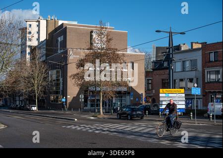 R40 Rd The intersection of the R40 ring road and Groot-Brittanniëlaan shows ...