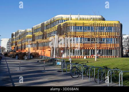 Wirtschaftsuniversität Wien, Österreich // Vienna University of Economics and Business, Austria - 20251229 PD8258 Stock Photo