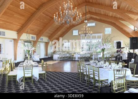Banquet hall set up for elegant wedding prior to event, Pennsylvania USA Stock Photo