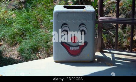Dustbin Use and Its Role in Waste Management Stock Photo - Alamy