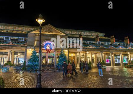 Covent Garden Market, Christmas decorations, London, England, UK Stock Photo