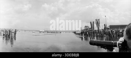 Rollbahn Black and White Stock Photos & Images - Alamy