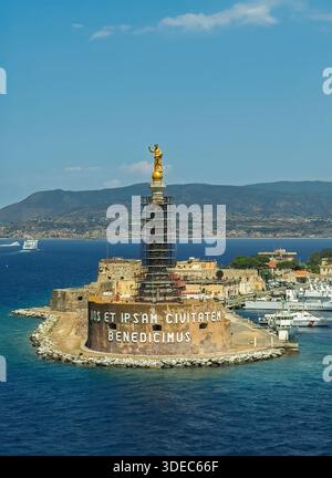 Stele Of The Madonna Della Lettera Of Messina In Sicily Italy Stock stele-of-the-madonna-della-lettera-of-messina-in-sicily-italy-stock