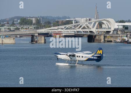 Victoria, Canada - September 3, 2025: A tour seaplane gets ready for take off in the Inner Harbour, Victoria, British Columbia, Canada Stock Photo