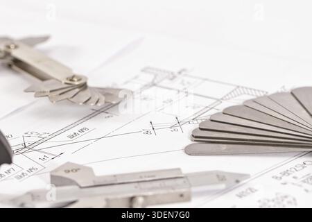 Templates for measuring the bevel edge during the preparation of the ...