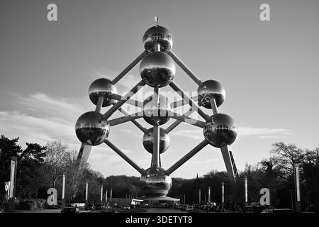 retro-futurism-in-the-form-of-