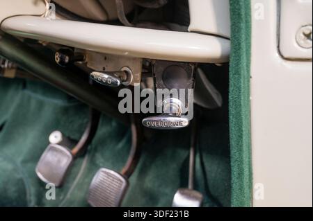 over drive lever on a 1954 Ford Zephyr Six, classic British family car of the 1950s Stock Photo