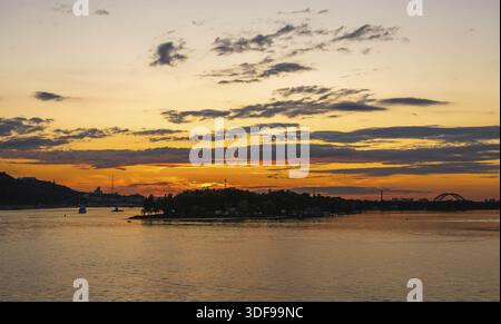 Kyiv, Ukraine 07.11.2020. View of the Dnieper river in Kyiv, Ukraine, on a sunny summer evening, Kyiv, Ukraine Stock Photo