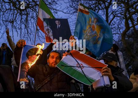 London, UK. 12th January, 2026. Hundreds from the Iranian community gathered opposite the Iranian Embassy in Kensington in a continuation of protests calling for regime change. The protests in Iran initially began with a traders' strike in Tehran on the 28th December as the currencies value plunged against the US dollar, and quickly spread across the country demanding an end to the clerical rule. The goverment is currently imposing a digital blackout, with concerns it is being used to violently quash dissent. Credit: Eleventh Hour Photography/Alamy Live News Stock Photo