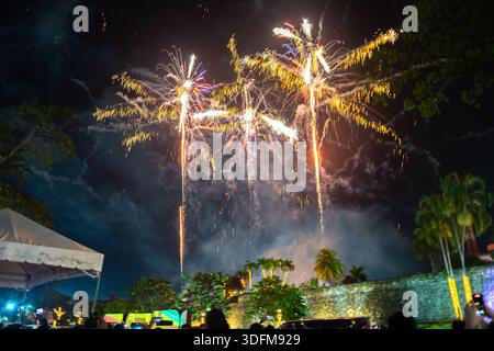 Fireworks at the public park, New Year eve celebrations, in Cebu city, Philippines Stock Photo