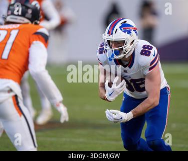 Buffalo Bills tight end Dalton Kincaid (86) warms up before an NFL ...