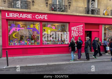 Paris, France, Group People, Women, Talking, Hanging Out, LGBTQI+ Bookstore, "Violette and Co. » Outside, Store Front, (Oberkampf Area) small Stock Photo