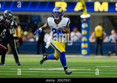 Los Angeles Rams running back Kyren Williams (23) breaks trough the ...