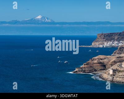 Gran Canaria southwest coast with Mount Teide on horizon in winter Stock Photo