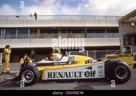 renault-f1-team-testing-at-