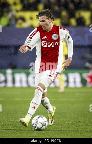 villarreal-mika-godts-of-afc-