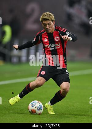 Ritsu Doan (Eintracht Frankfurt, #20) am Ball, GER, Eintracht