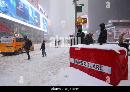 Heavy winter snowstorm hits New York City, NY on January 25, 2026. A ...