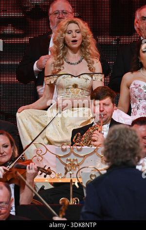 Musicians performs with his Johann Strauss Orchestra of André Rieu ...