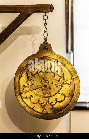 An Arabic astrolabe Stock Photo - Alamy