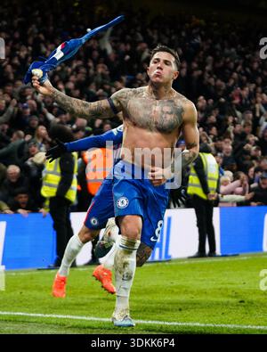 enzo-fern-ndez-of-chelsea-celebrating-his-goal-to-make-it-3-2-during