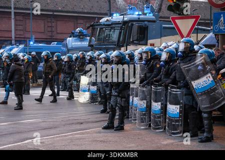 Turin Riots Turin, Italy. 31st Jan, 2026. Riot police deployed a security cordon to ...