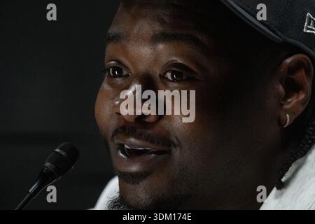 Seattle Seahawks nose tackle Jarran Reed (90) reaches to tackle Los ...