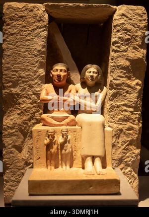 Egyptian statue sculpture of a couple seated, 2350-2200, 6th dynasty ...