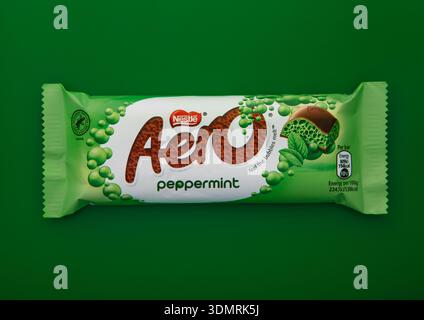 LONDON, UK - FEBRUARY  01, 2025: Aero peppermint chocolate bar on green background. Stock Photo
