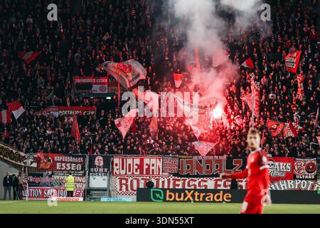 AACHEN, GERMANY  FEBRUARY 8, 2026: Rot-Weiss Essen fans during the 3. League match between Alemannia Aachen and Rot-Weiss Essen on matchday 23 at Tivoli Stadium on February 8, 2026 in Aachen, Germany. DFL REGULATIONS PROHIBIT ANY USE OF PHOTOGRAPHS Stock Photo