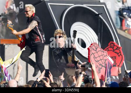 Green Day Performs Before The NFL Super Bowl 60 Football Game Sunday Billie Joe Armstrong Of The Band Green Day Performs Before The Start Of Super Bowl Lx At At Levis Stadium In Santa Clara California On Sunday February 8 2026 Photo By John 3dn59xj 