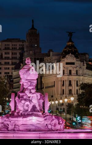Facade of building, night view. Madrid, Spain Stock Photo - Alamy