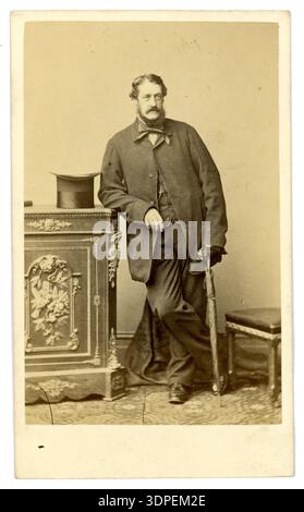 1860s Victorian gentleman, George Scurfield. 1860's Victorian man, gent, gents, men, top hat. By Henry Peach Robinson, circa 1862  Leamington Spa UK Stock Photo