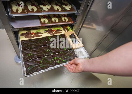 Starting loading process with types of tea is taken from a bakery, Easter production of regional products, Haselstaller Hof, Gechingen, Calw district Stock Photo